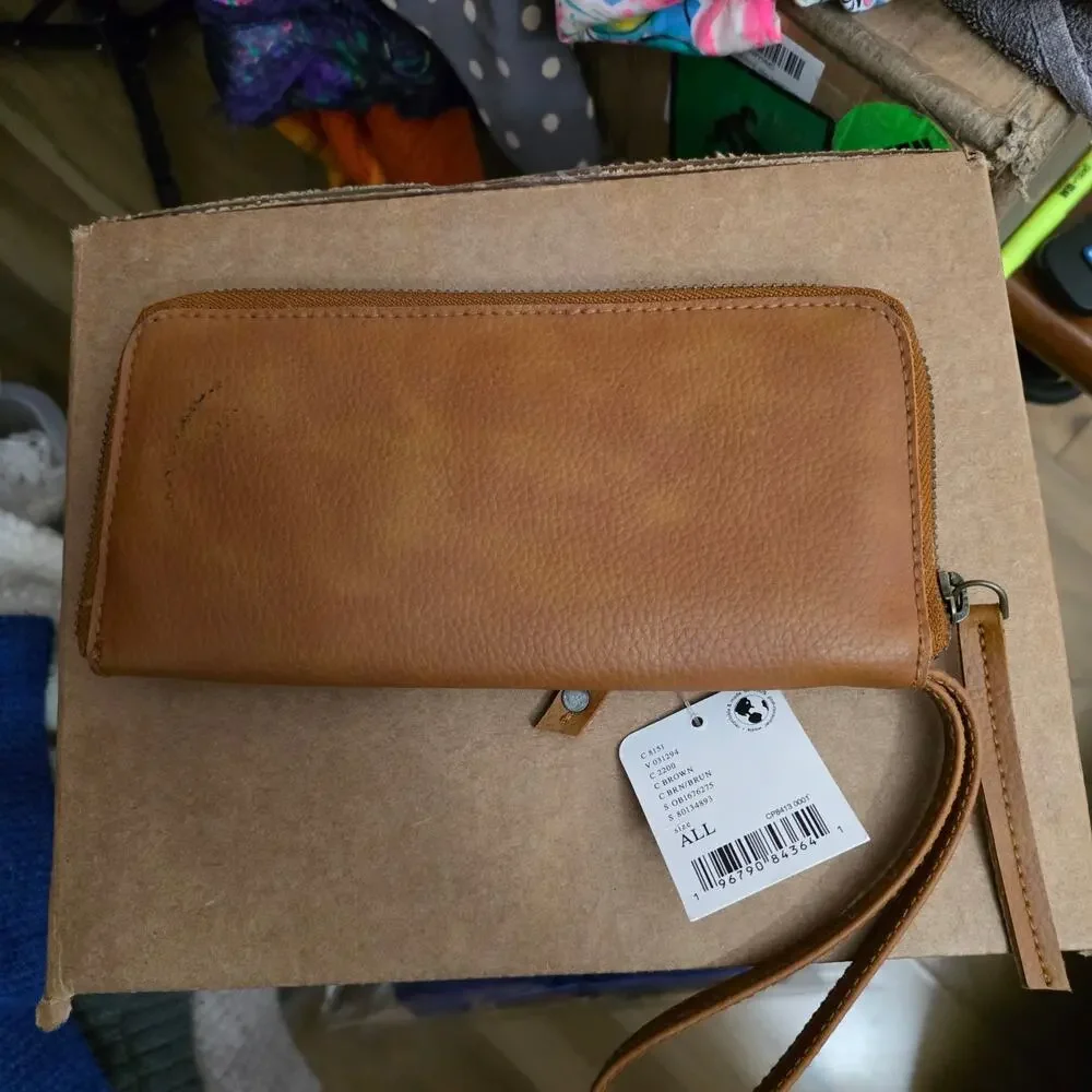 Free People Vegan Leather Wallet Wristlet Brown‎ Zip Around NWT